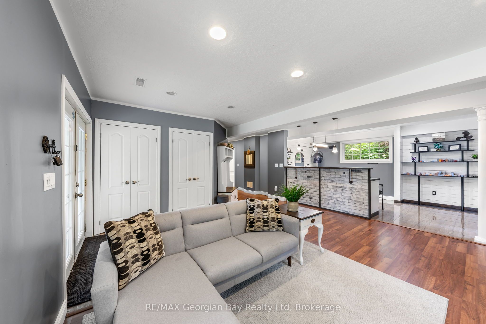 2384 Whetham Road Property Photo 12
