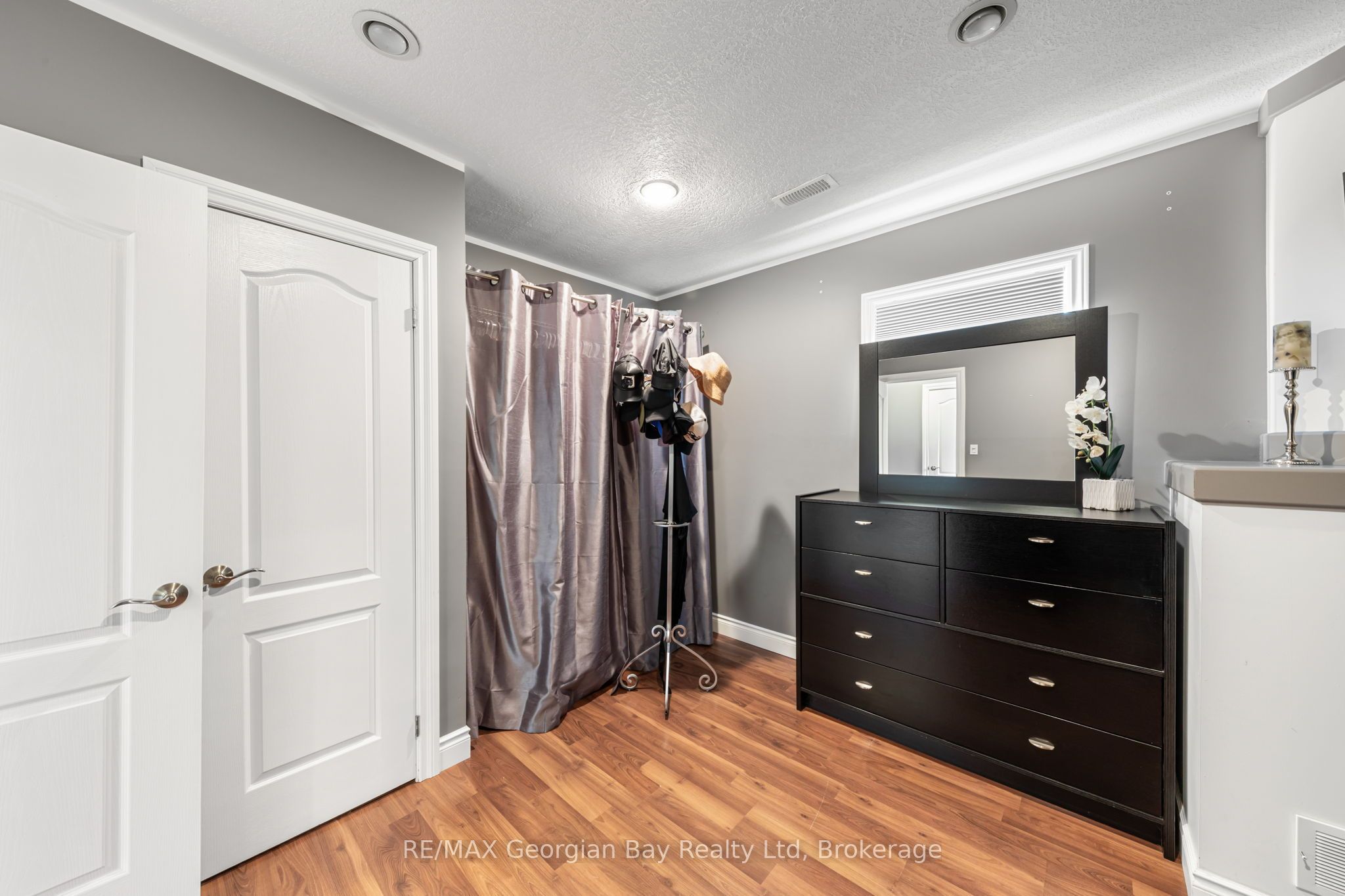 2384 Whetham Road Property Photo 17