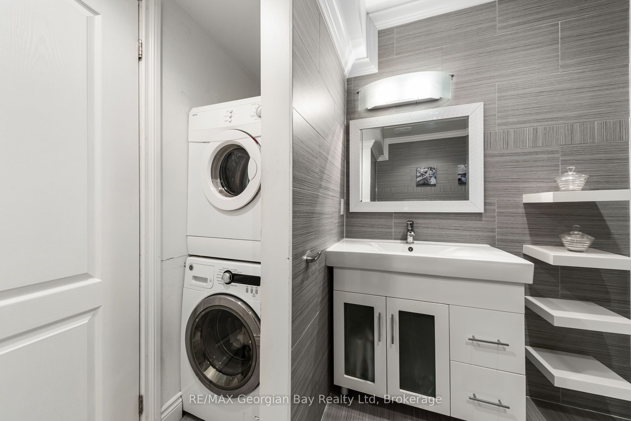 2384 Whetham Road Property Photo 21