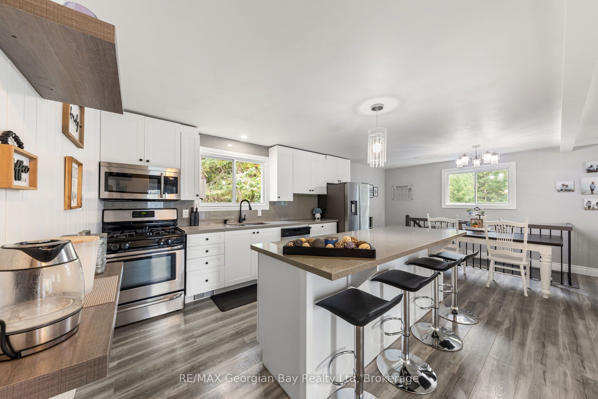 2384 Whetham Road Property Photo 25