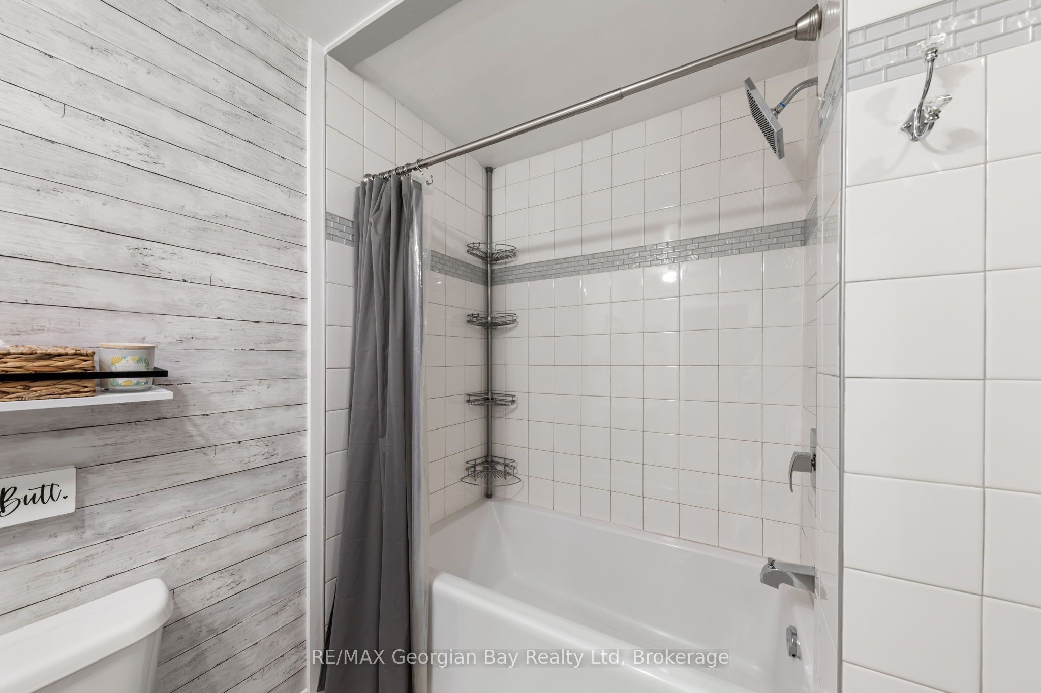 2384 Whetham Road Property Photo 31