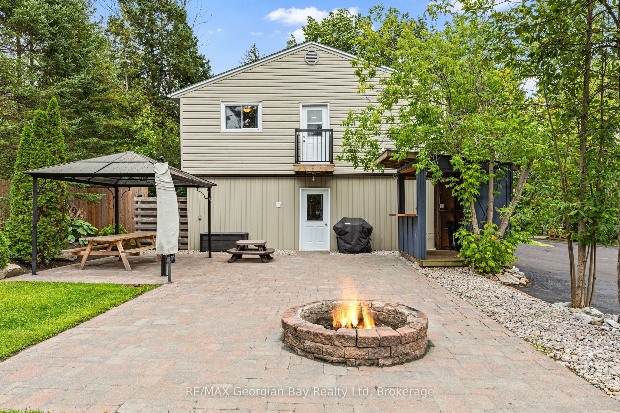 2384 Whetham Road Property Photo 40