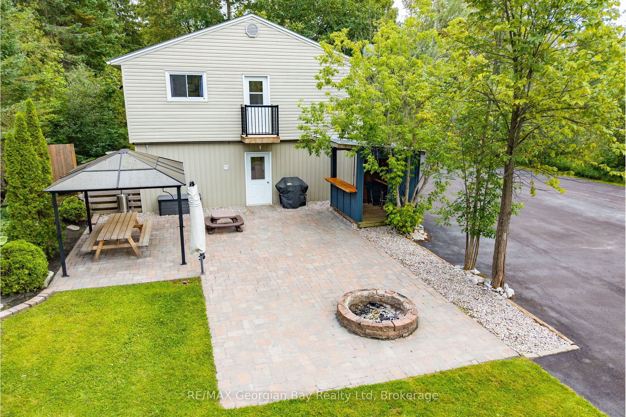 2384 Whetham Road Property Photo 41
