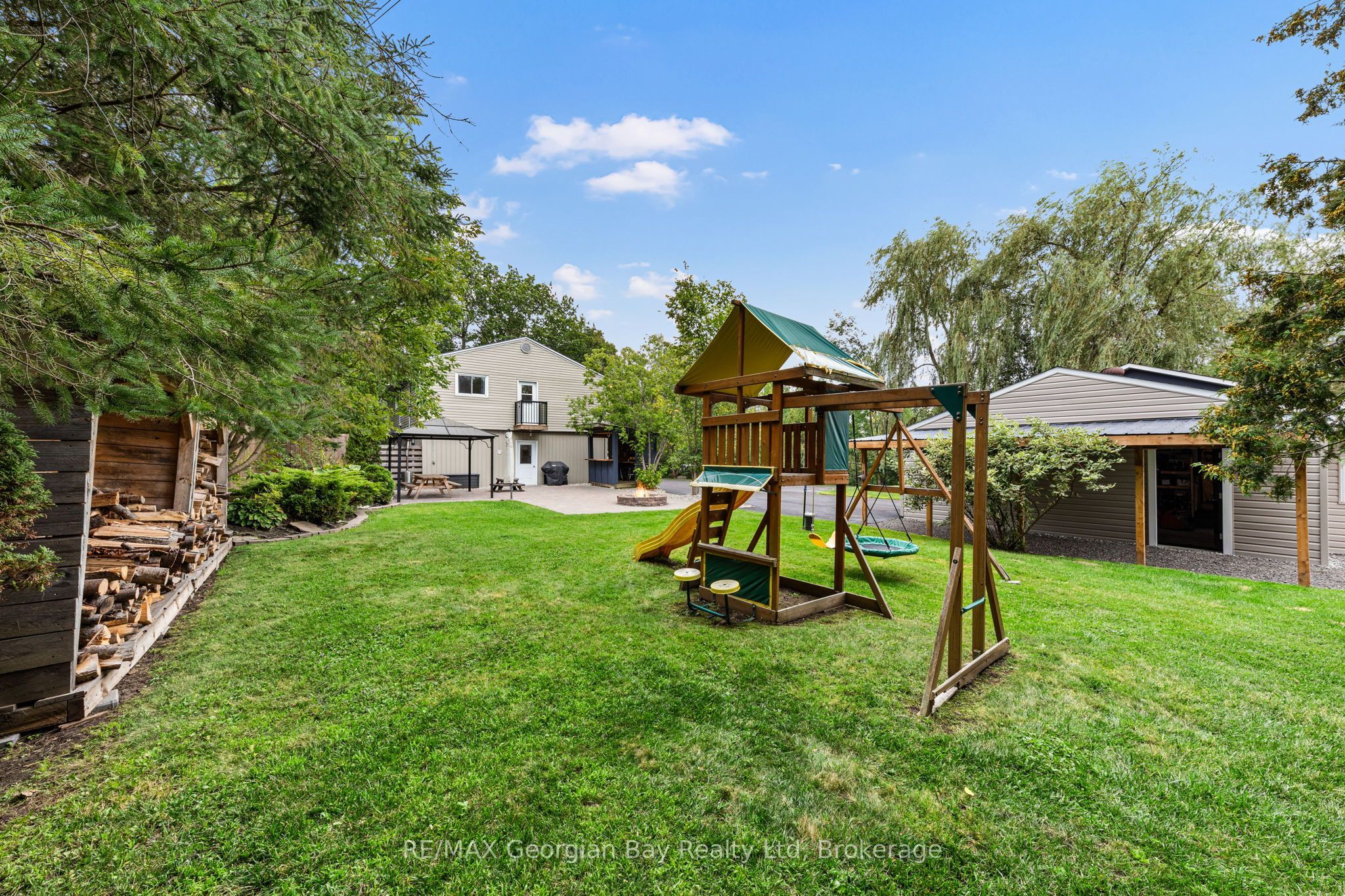 2384 Whetham Road Property Photo 43