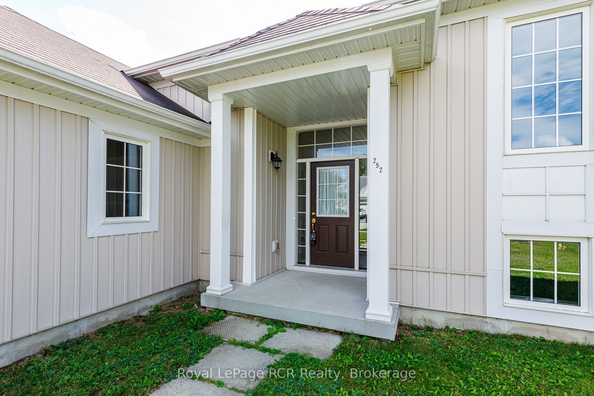 252 Spruce Street Property Photo 4