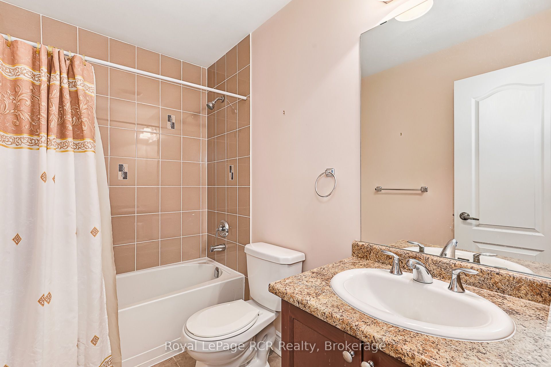 252 Spruce Street Property Photo 28