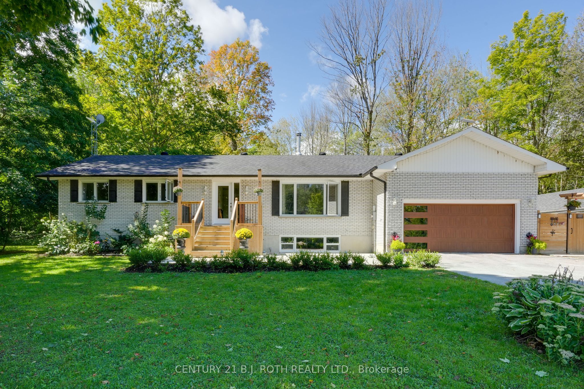 1250 County Road 6 S Property Photo 1