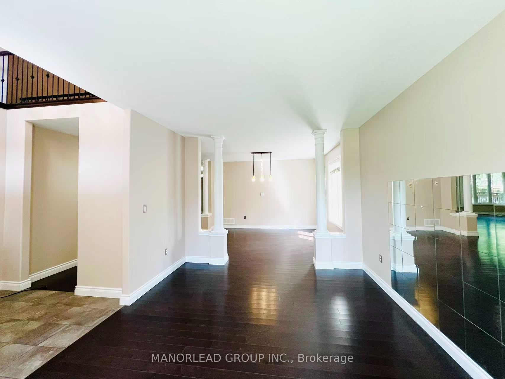 42 Parisian Crescent Property Photo 9