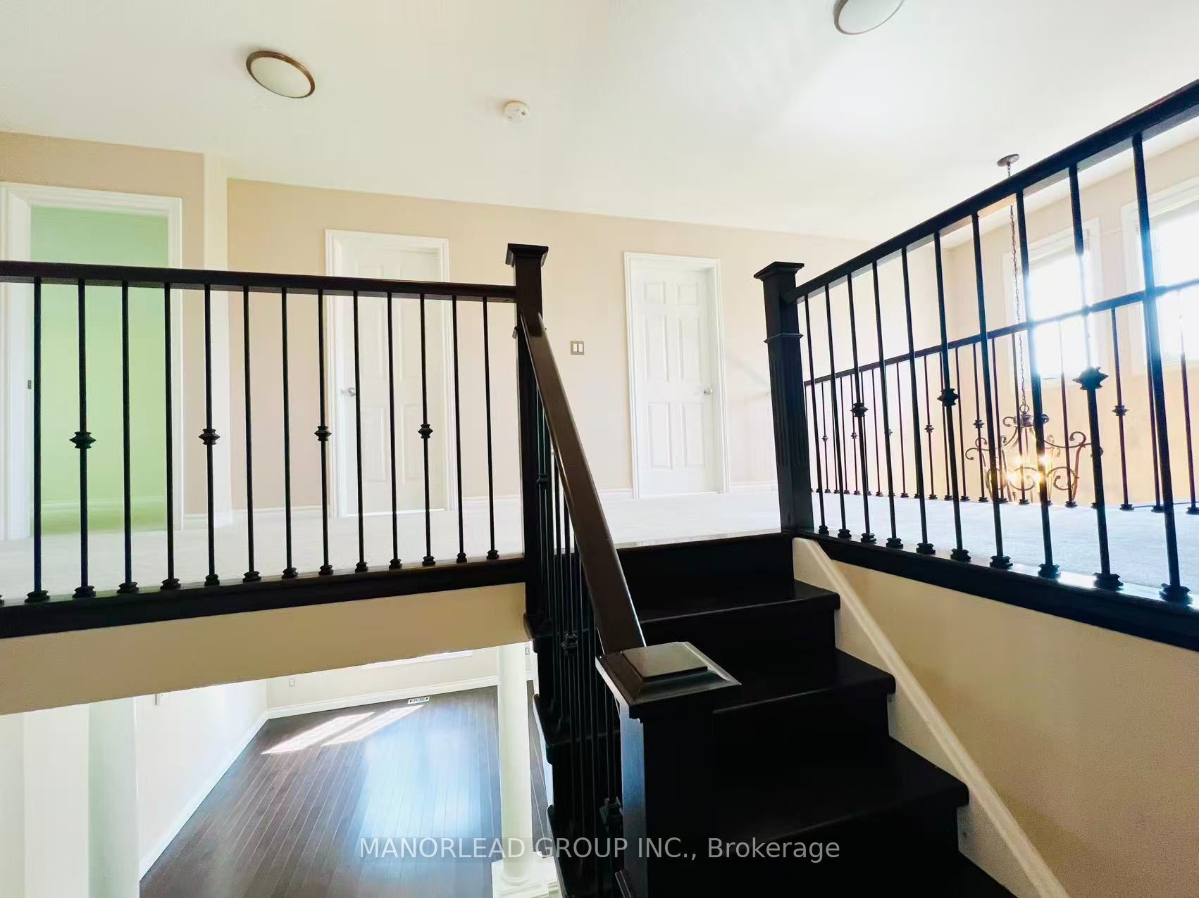 42 Parisian Crescent Property Photo 14