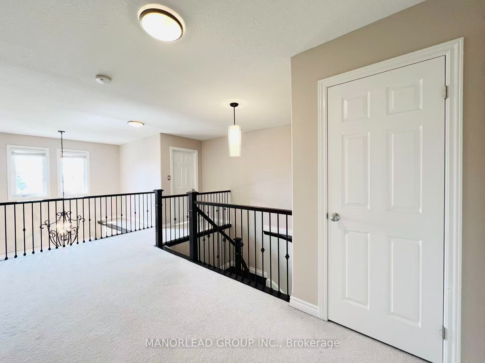42 Parisian Crescent Property Photo 15