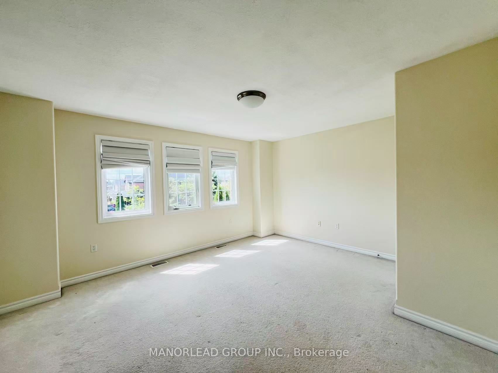 42 Parisian Crescent Property Photo 20