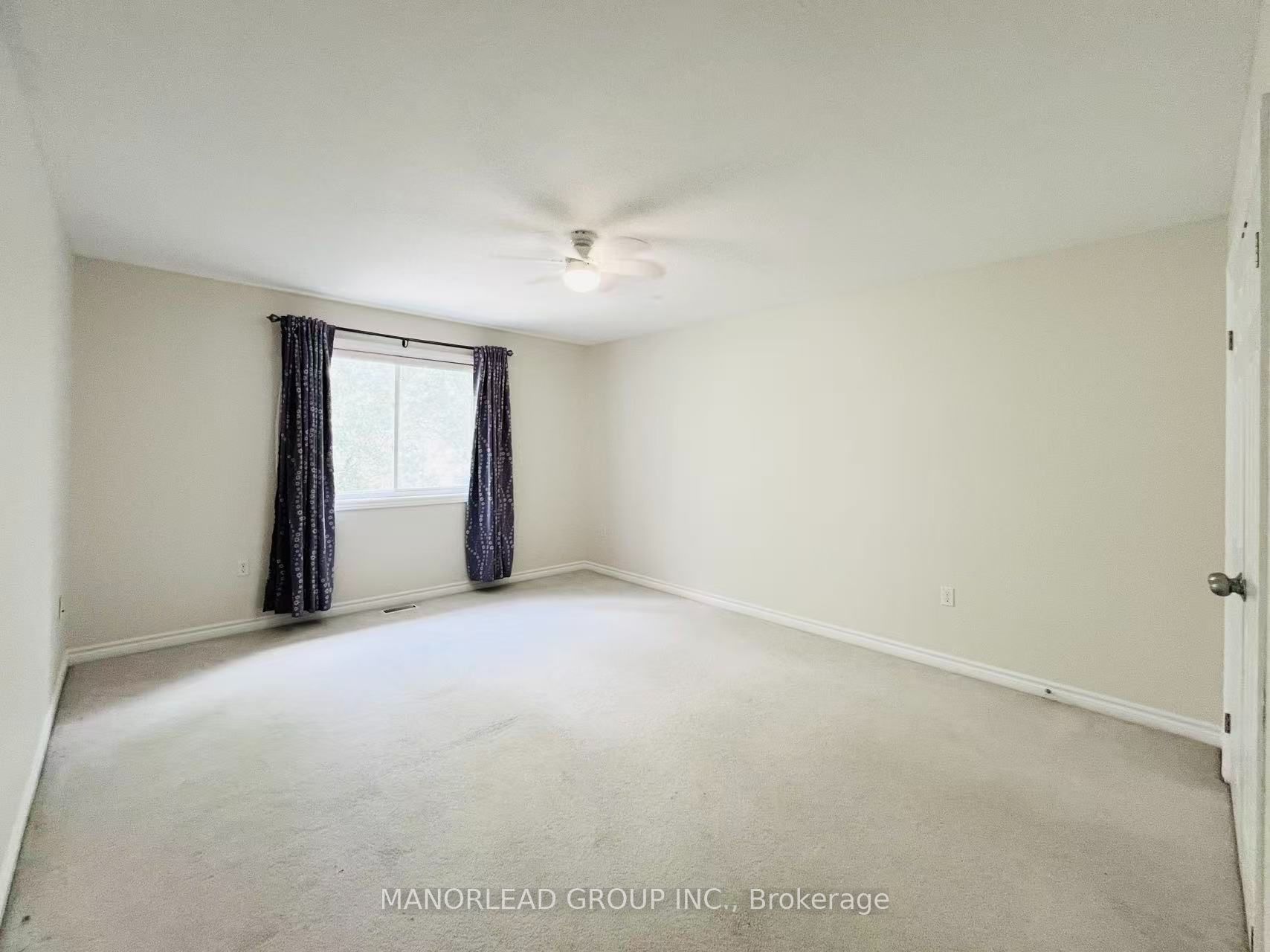 42 Parisian Crescent Property Photo 22