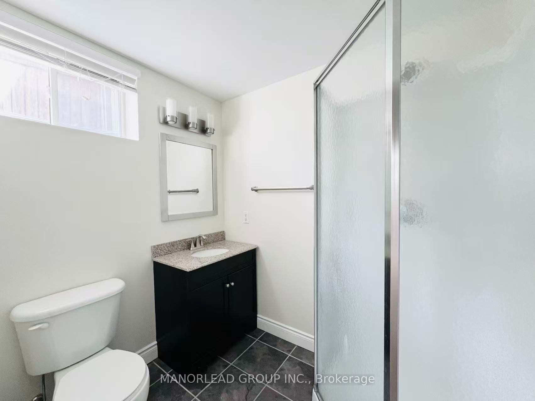 42 Parisian Crescent Property Photo 25