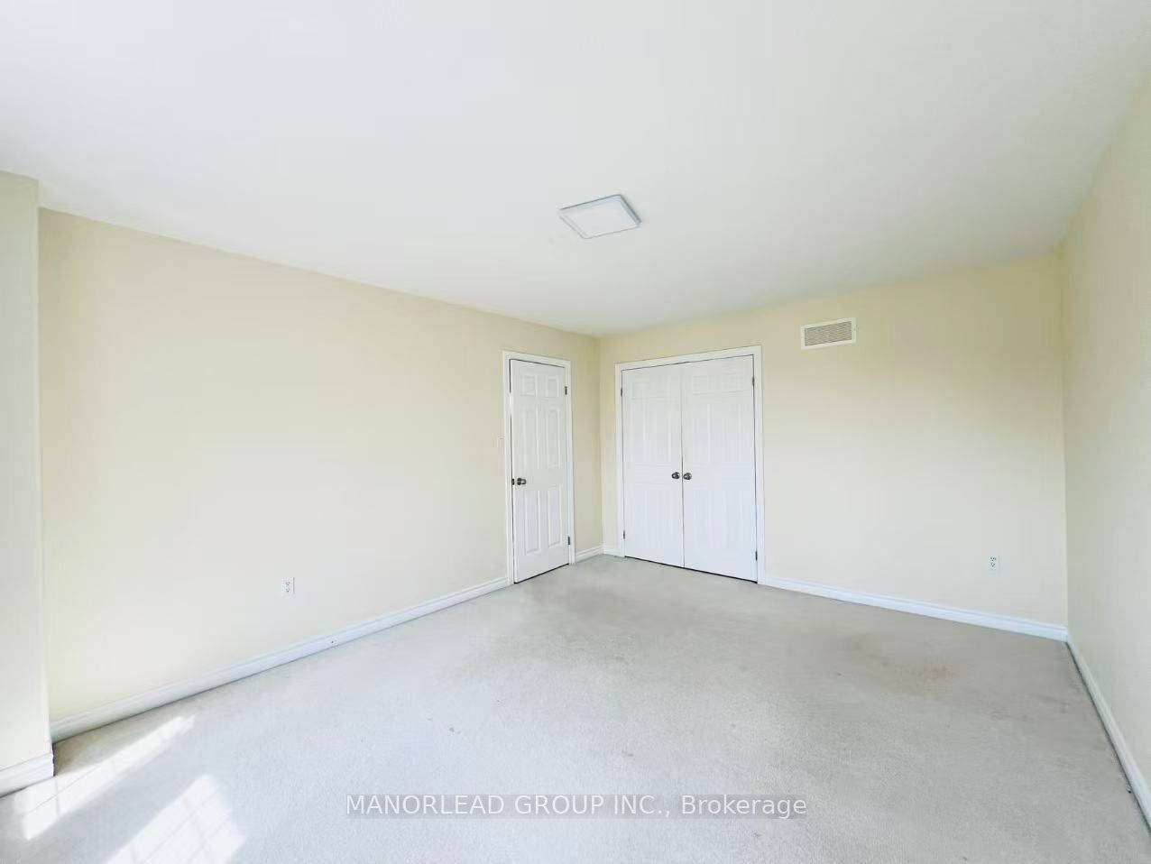 42 Parisian Crescent Property Photo 27