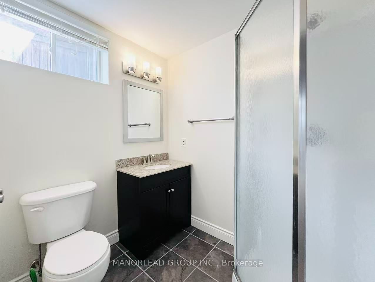 42 Parisian Crescent Property Photo 34