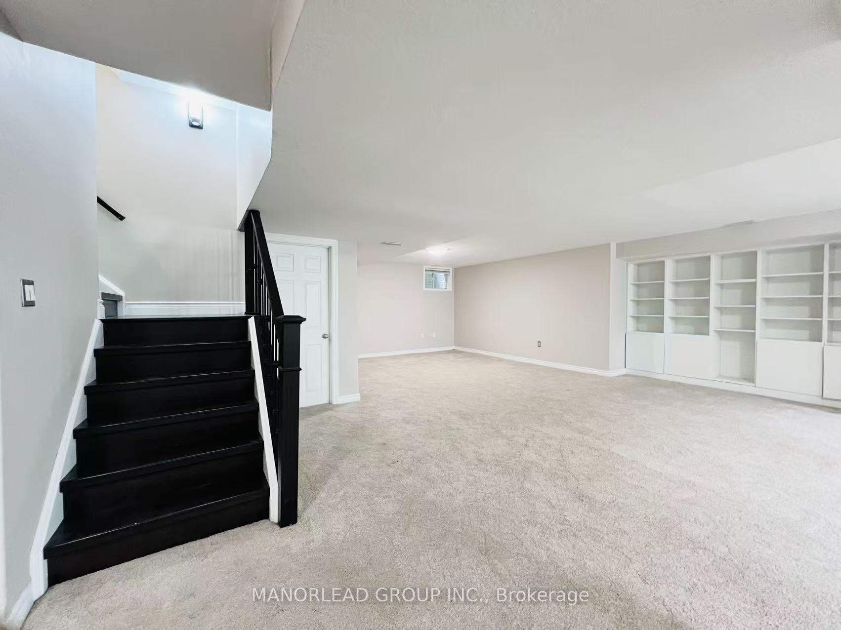 42 Parisian Crescent Property Photo 41