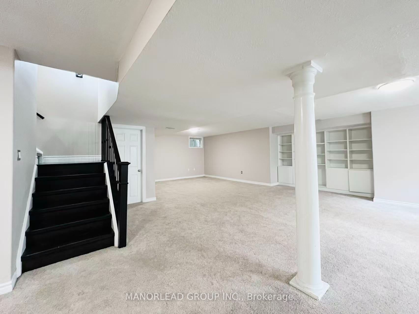 42 Parisian Crescent Property Photo 42