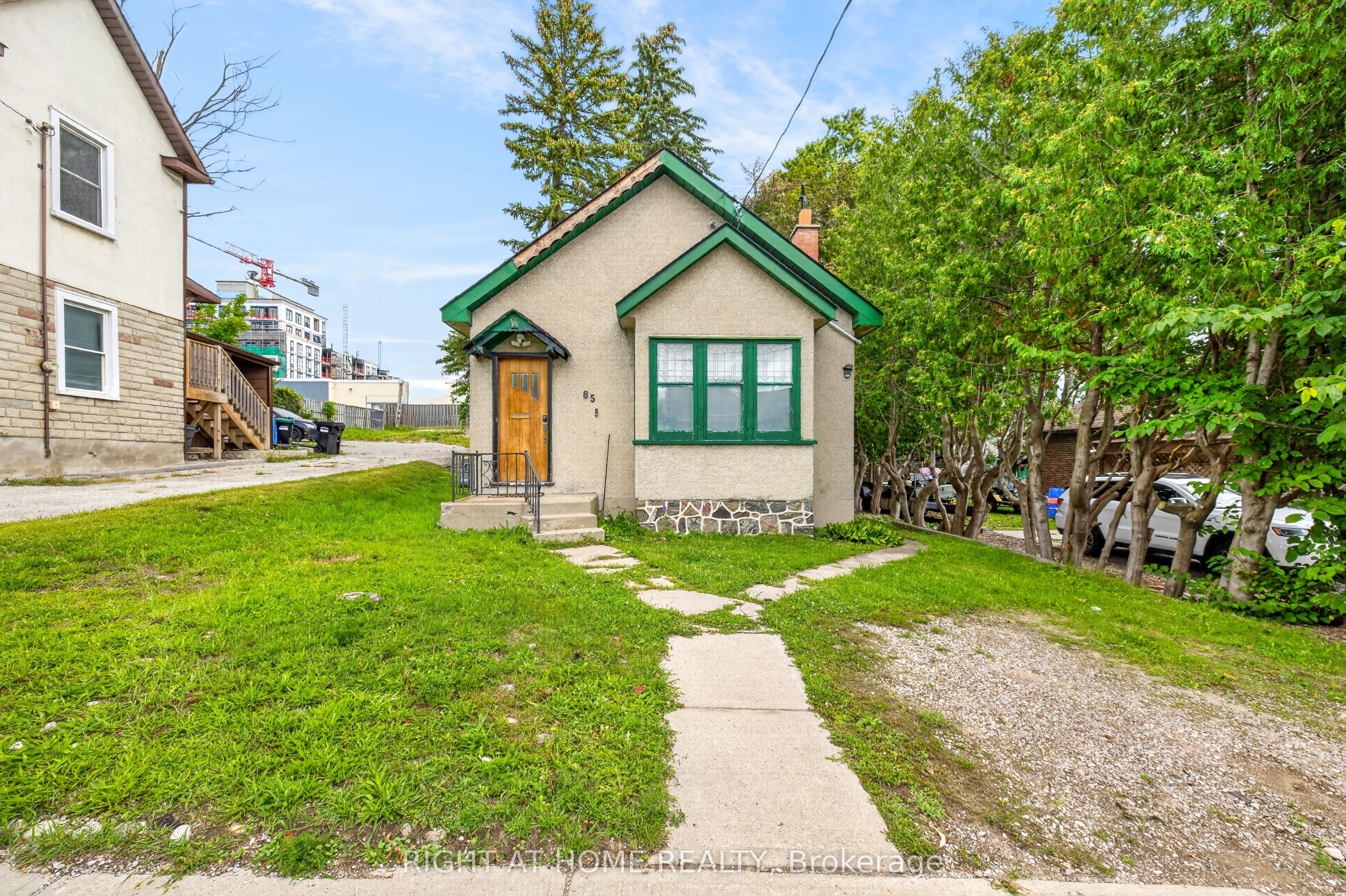 85 Maple Avenue Property Photo 1