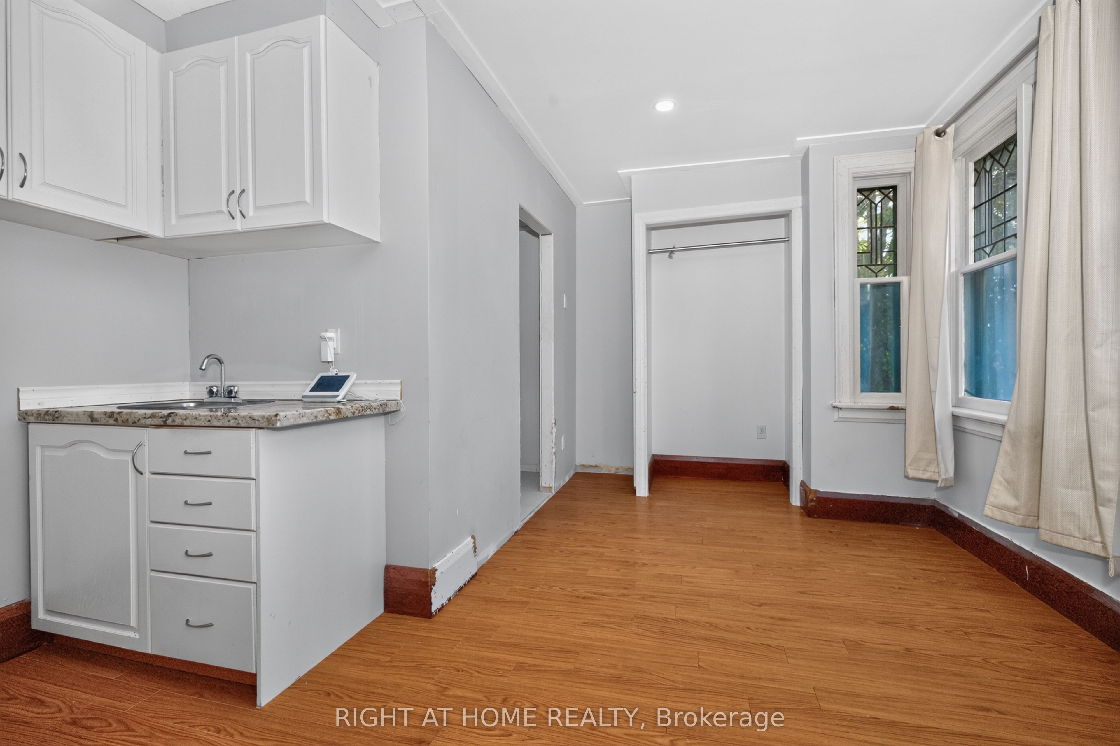 85 Maple Avenue Property Photo 4