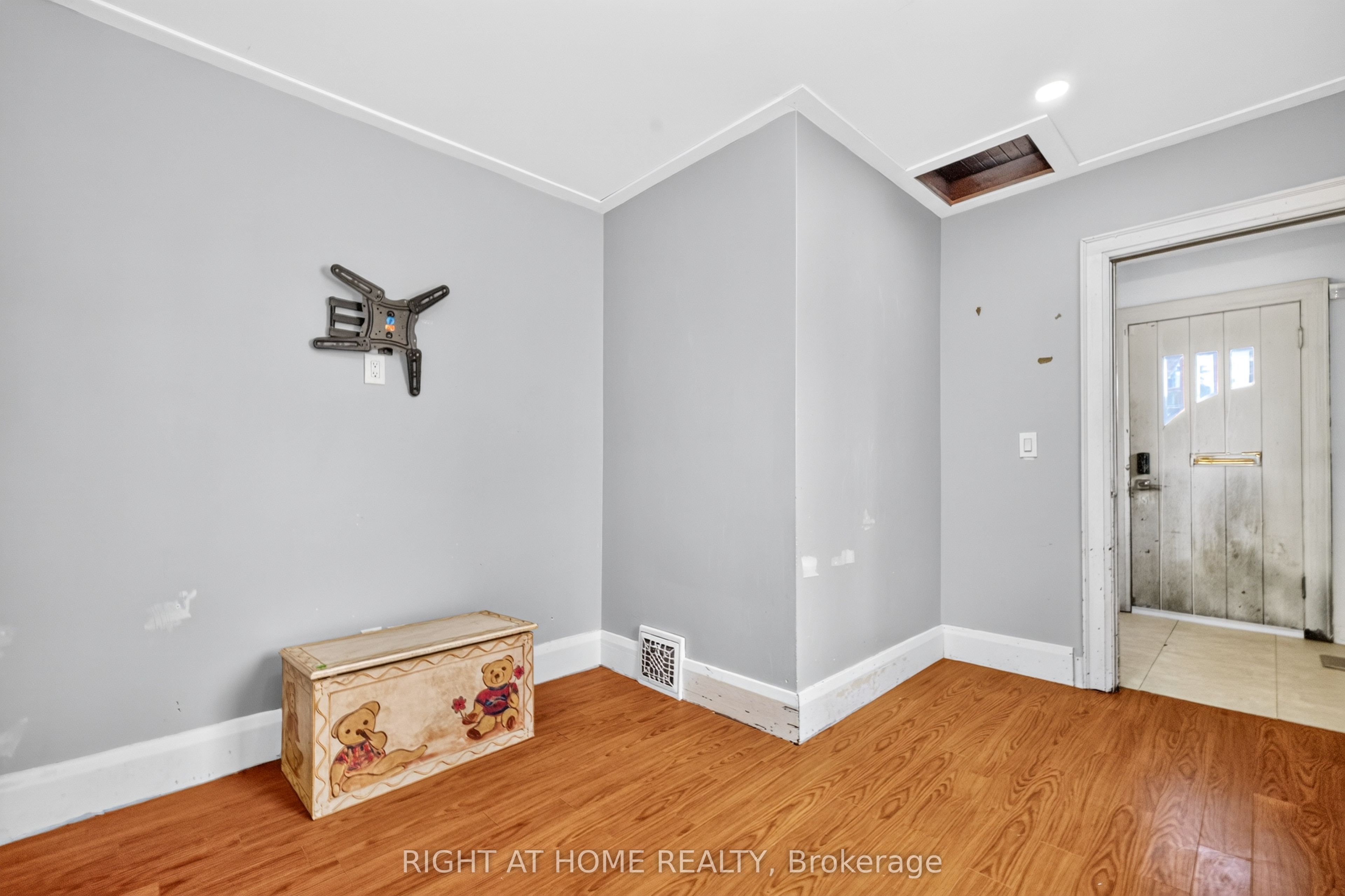 85 Maple Avenue Property Photo 9
