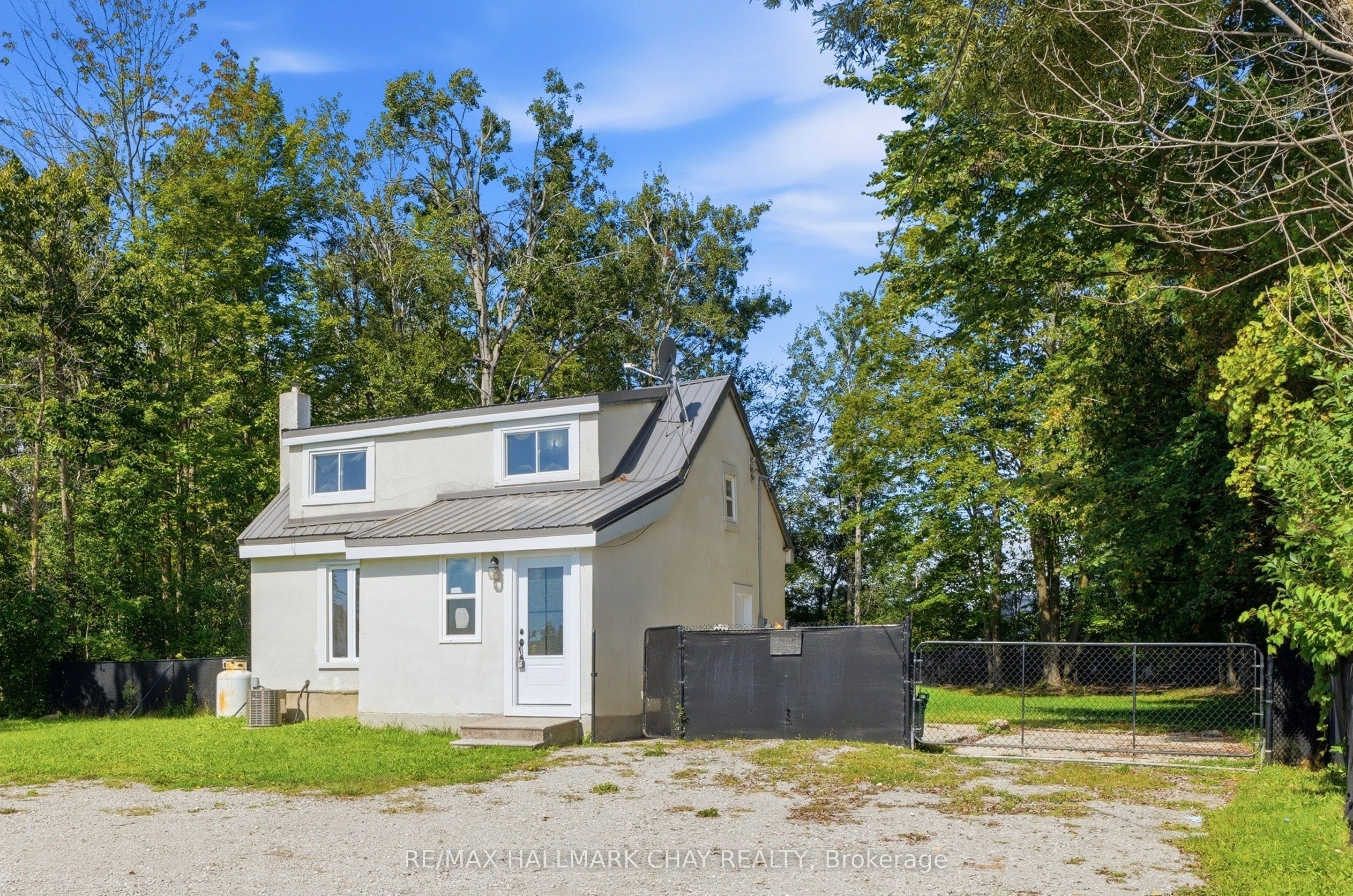 8410 11 Highway Property Photo 2