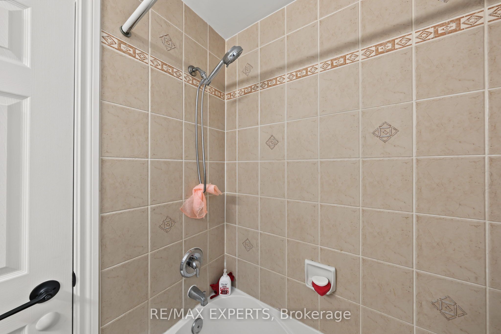 17 Michelle Drive Upper Property Photo 17