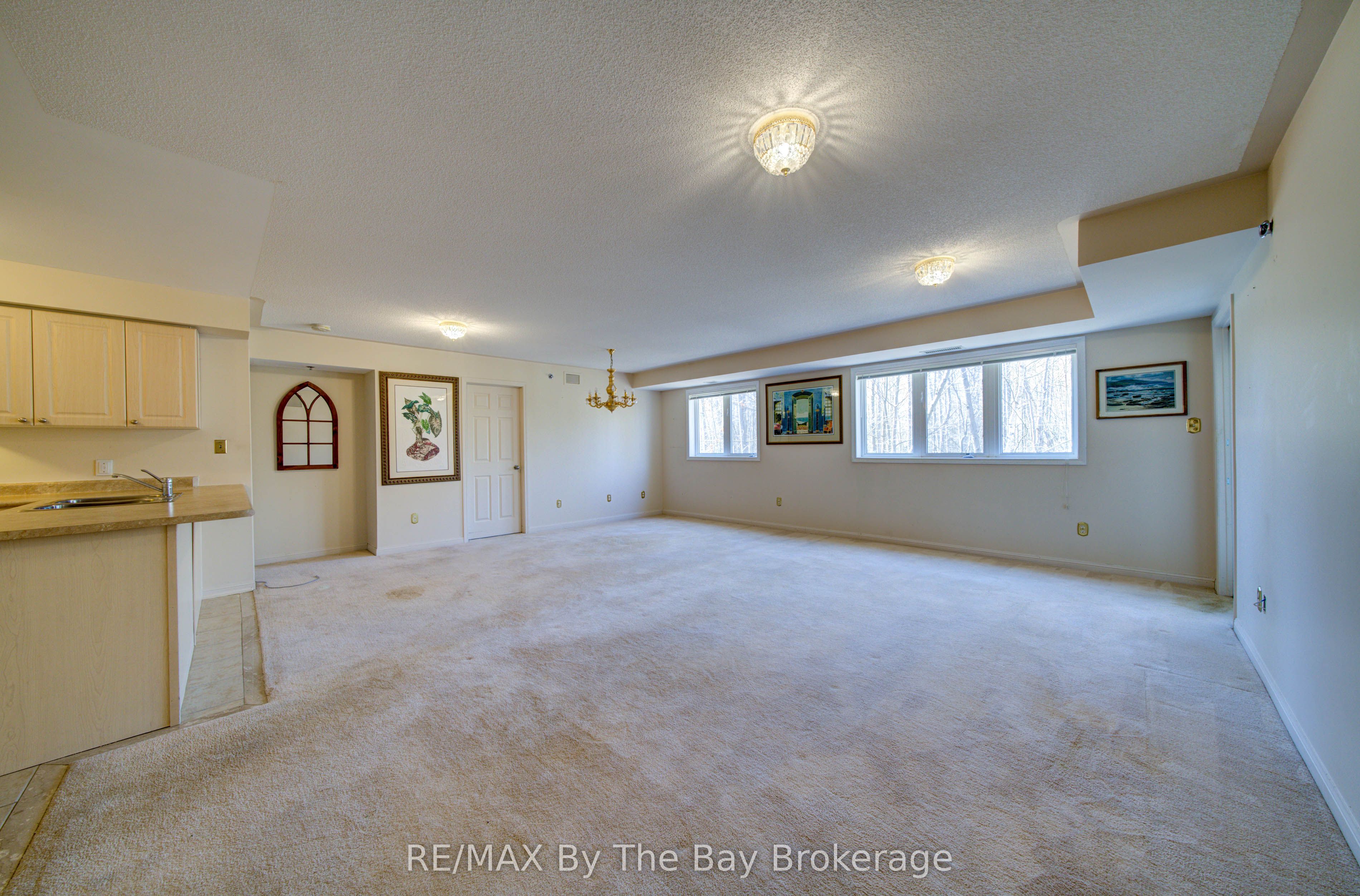 16 Westbury Road 202 Property Photo 11