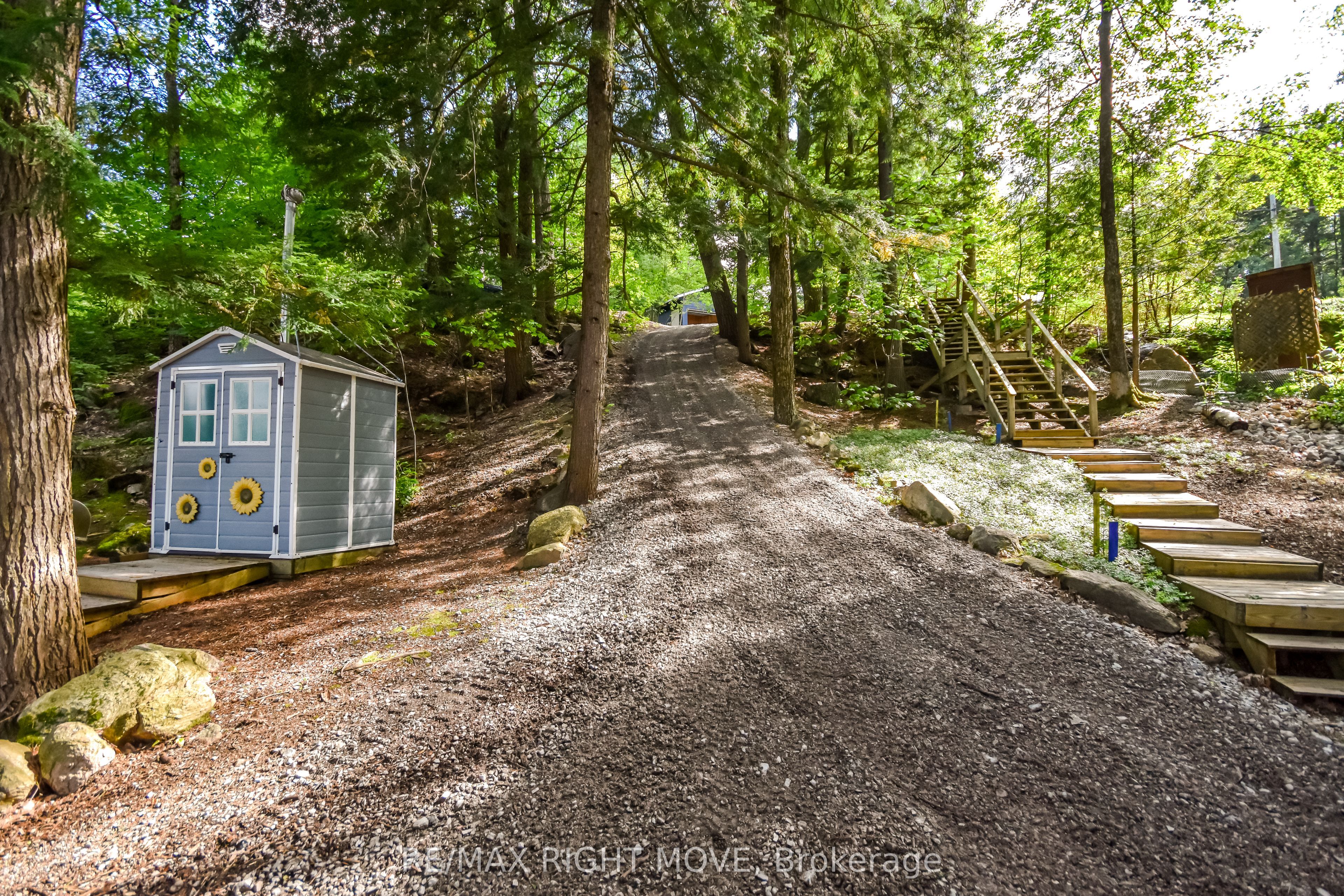 1643 Baldy Lane Property Photo 4