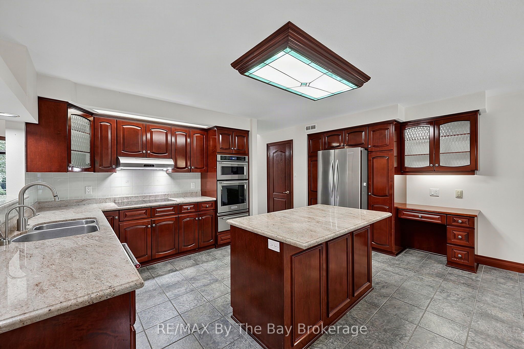 90 Goldfinch Crescent Property Photo 6