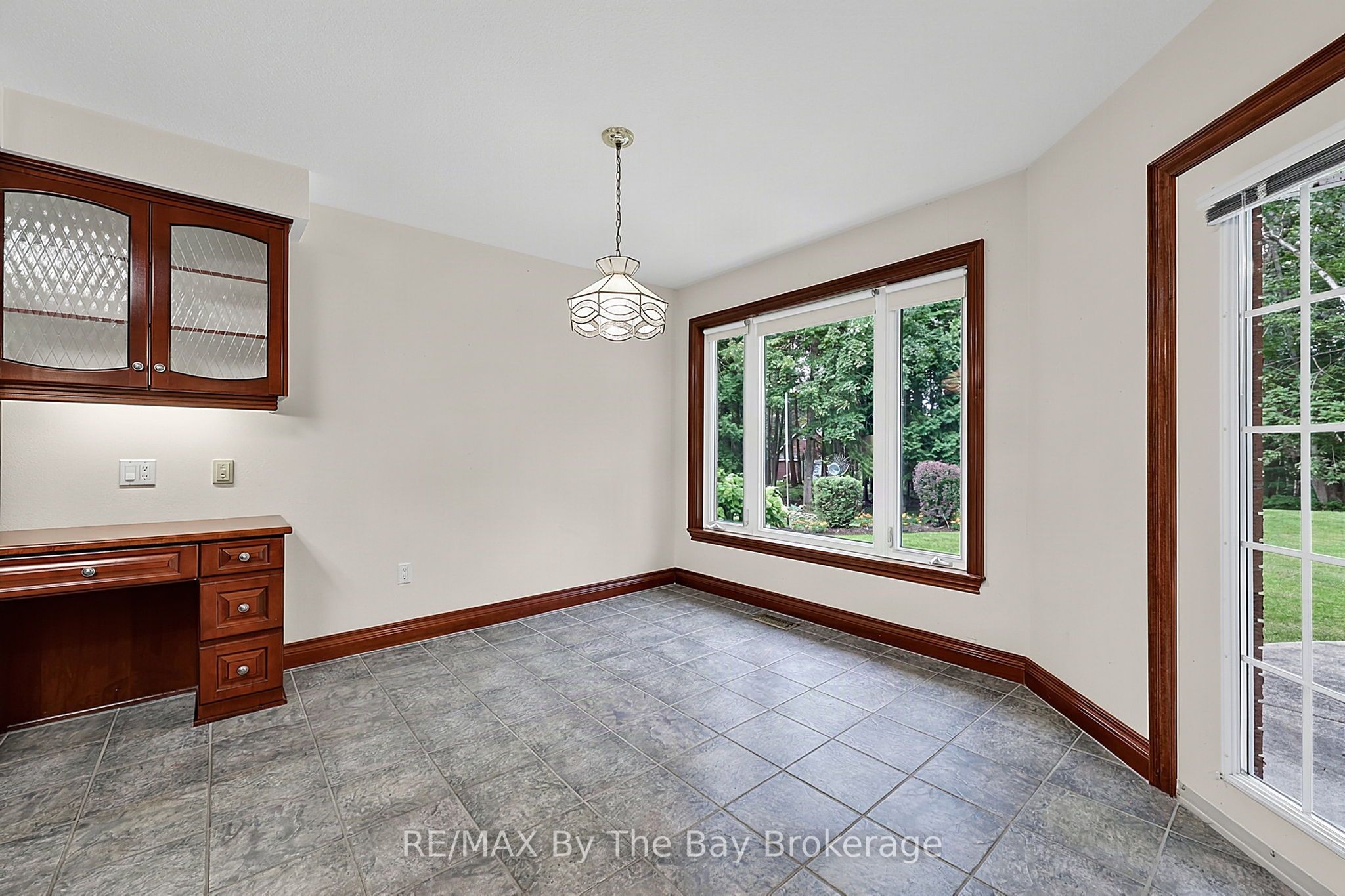 90 Goldfinch Crescent Property Photo 9