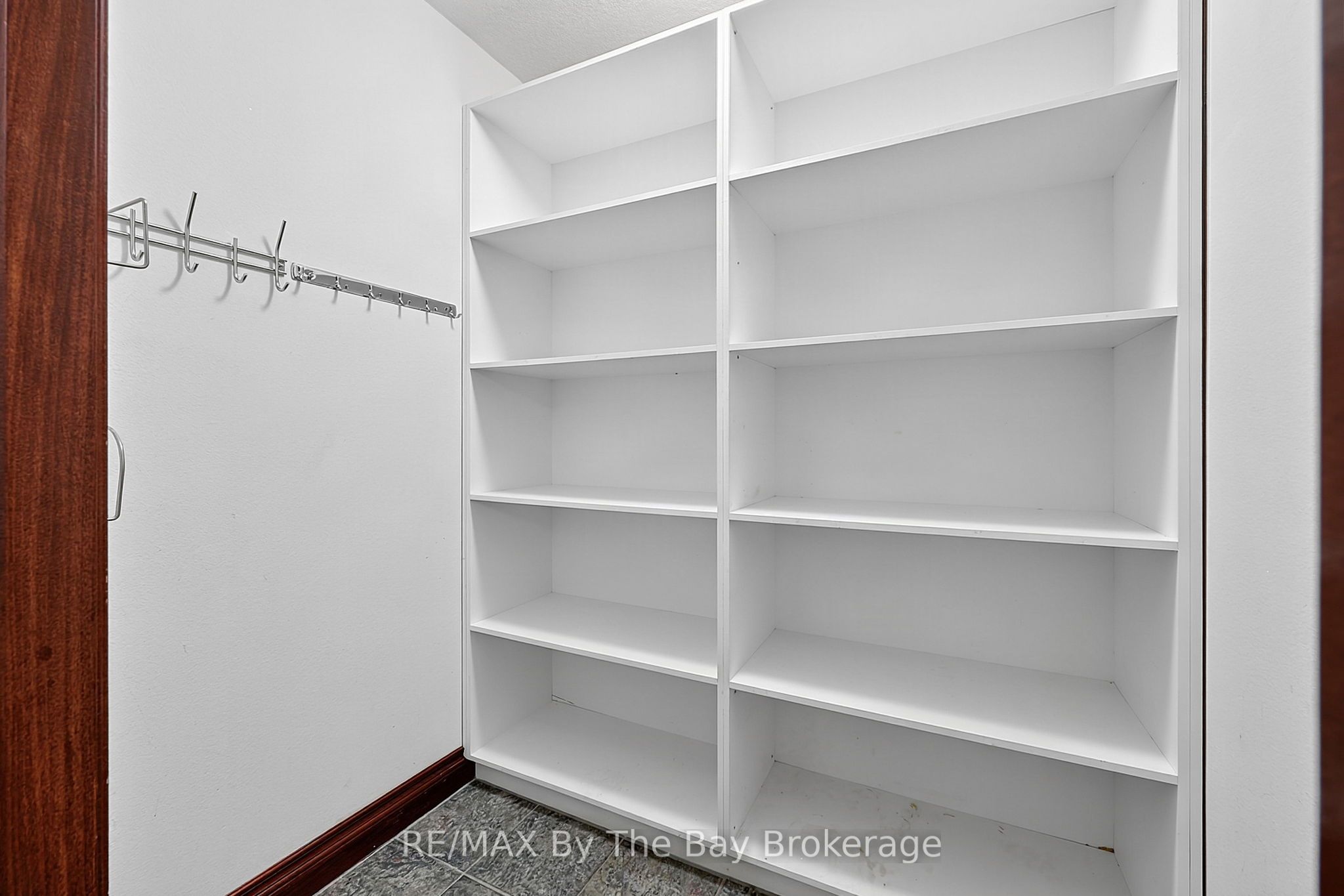 90 Goldfinch Crescent Property Photo 11