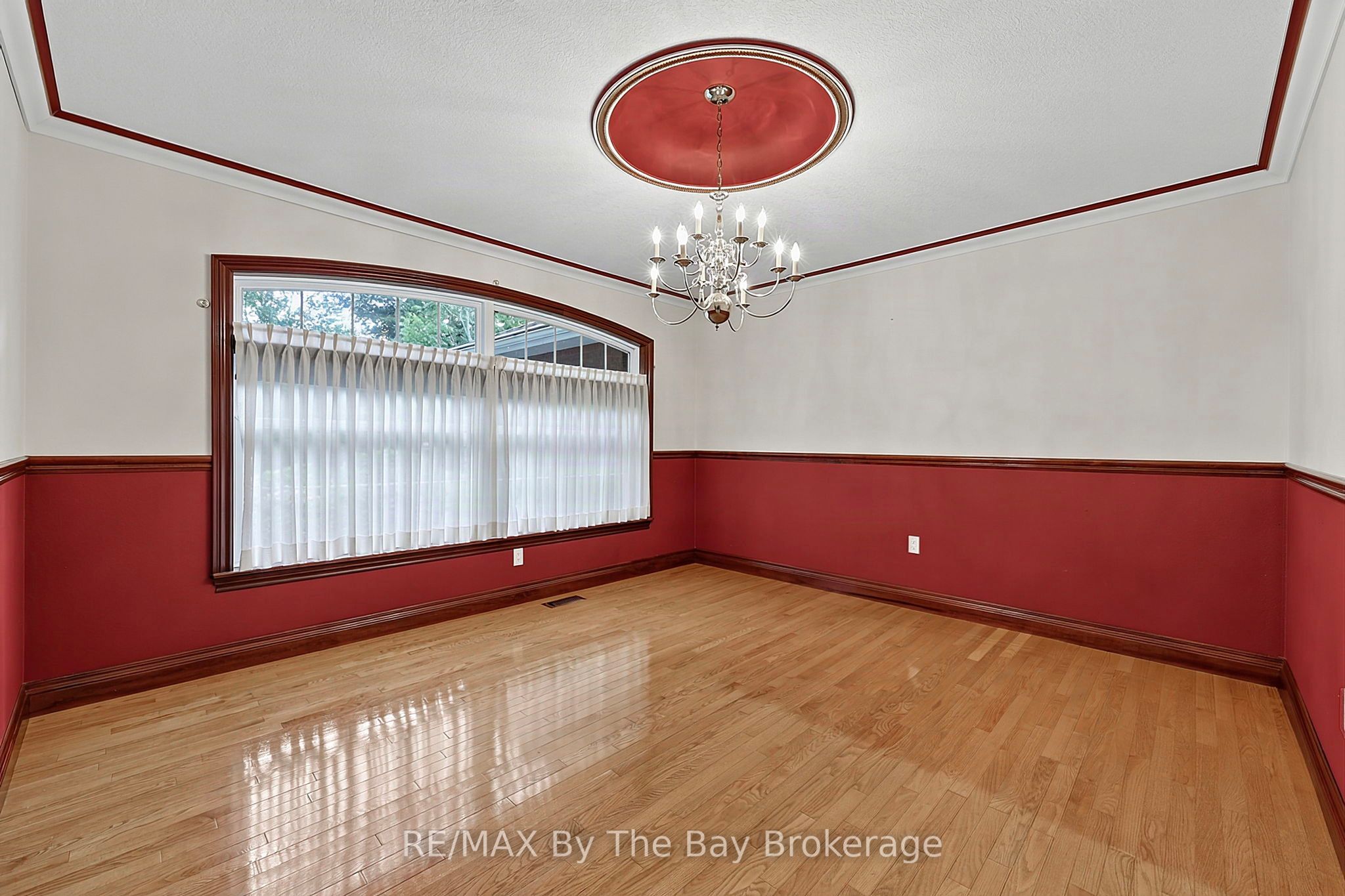 90 Goldfinch Crescent Property Photo 12
