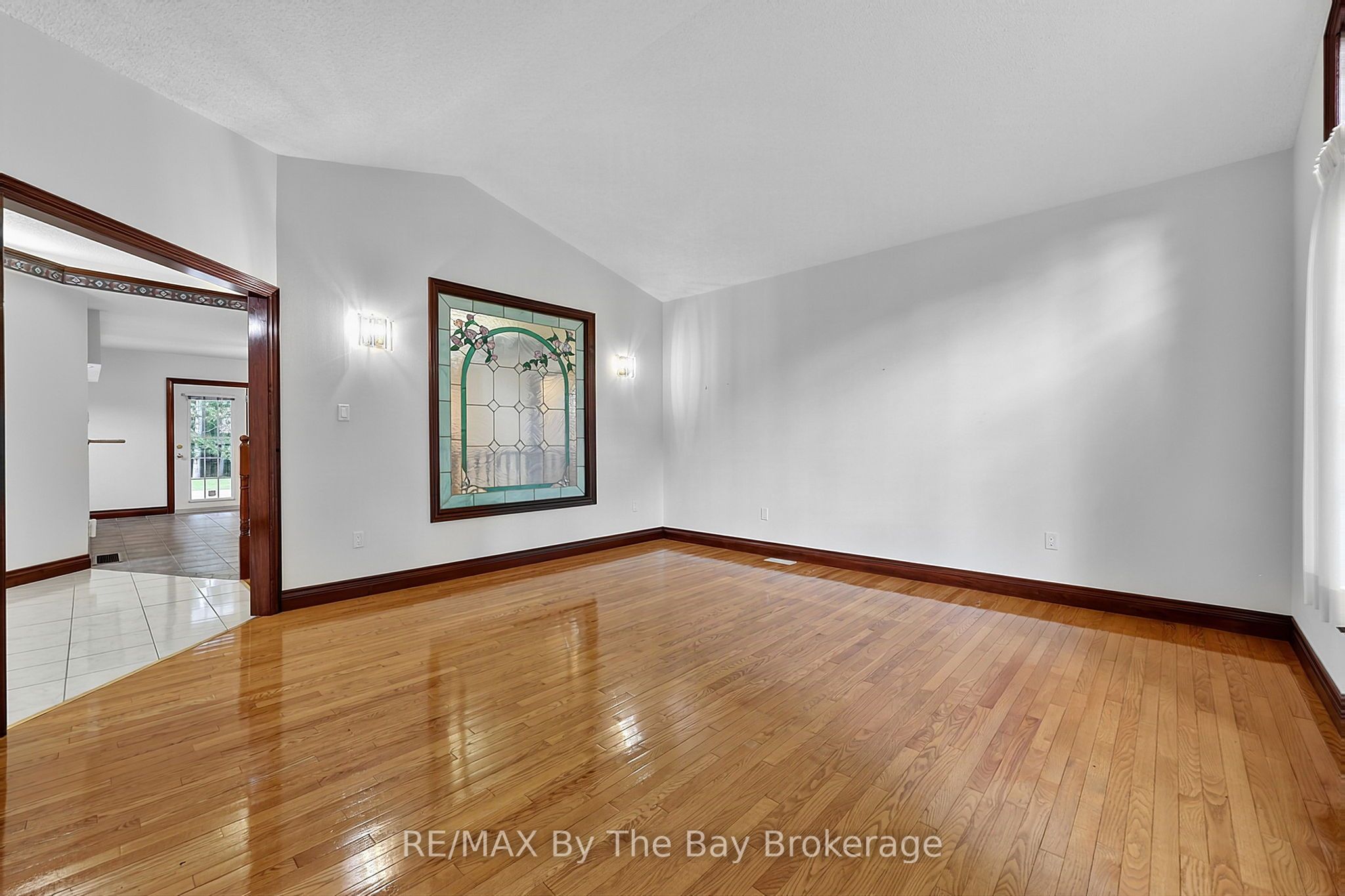 90 Goldfinch Crescent Property Photo 14