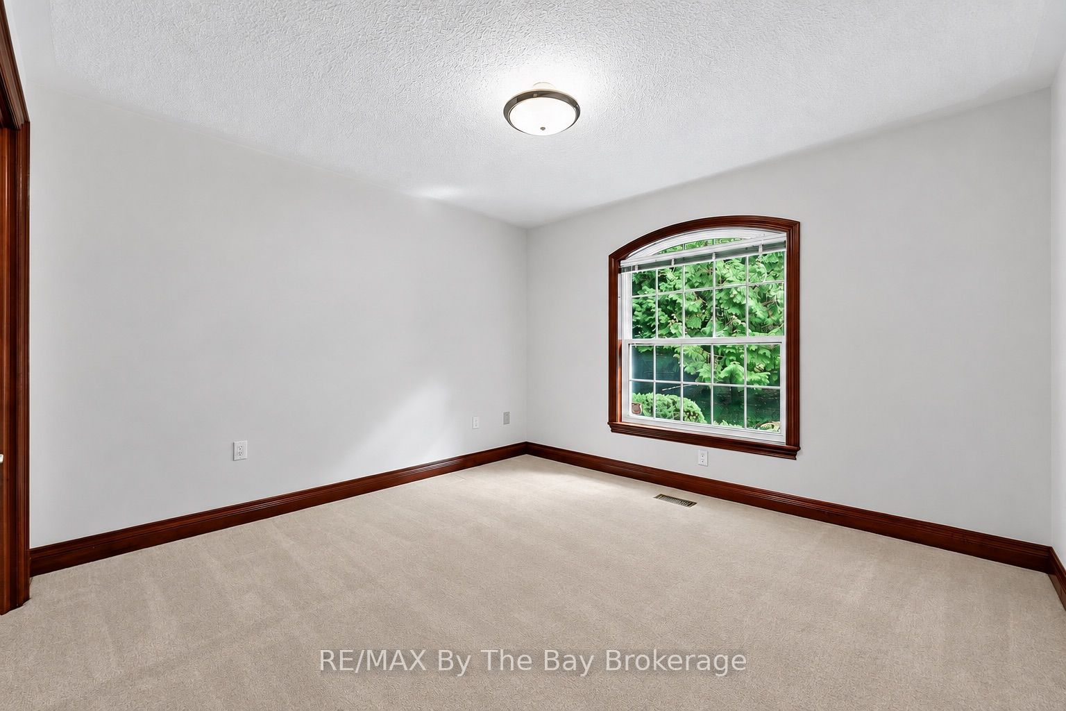 90 Goldfinch Crescent Property Photo 23