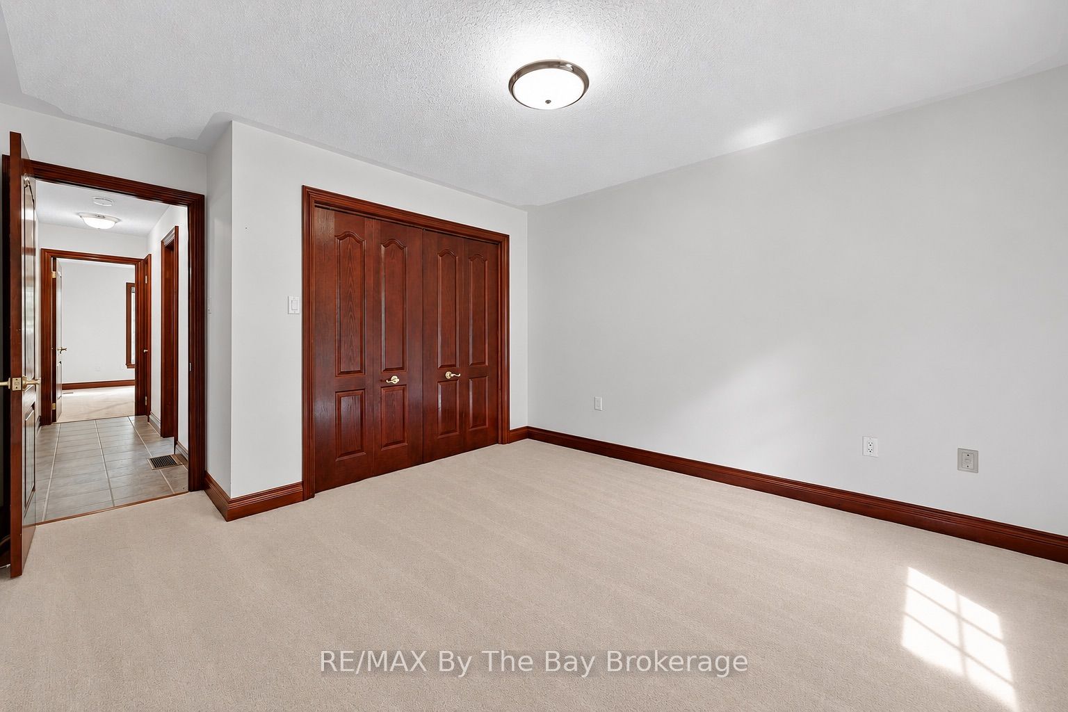 90 Goldfinch Crescent Property Photo 24