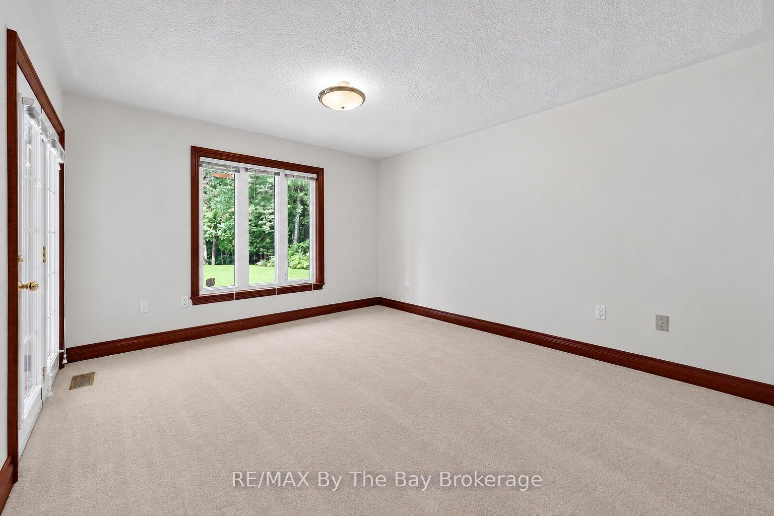 90 Goldfinch Crescent Property Photo 26