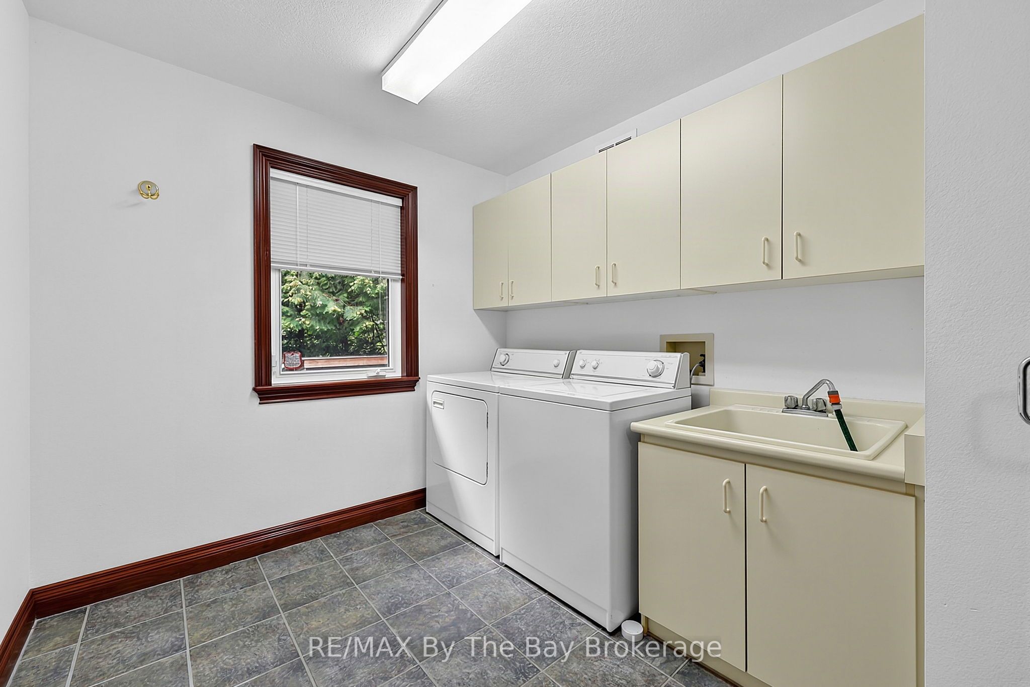 90 Goldfinch Crescent Property Photo 36