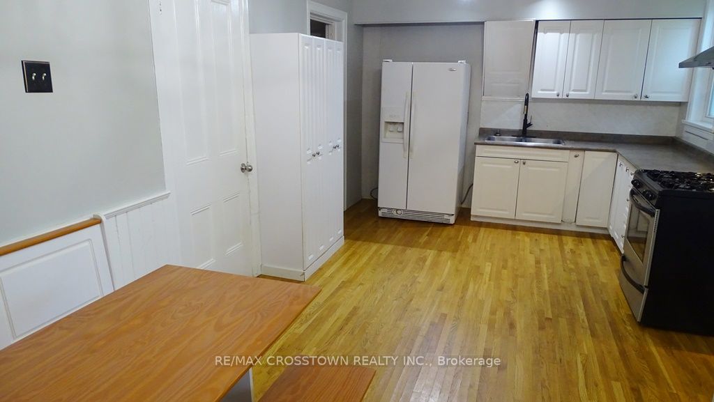 39 Grove Street W Property Photo 6