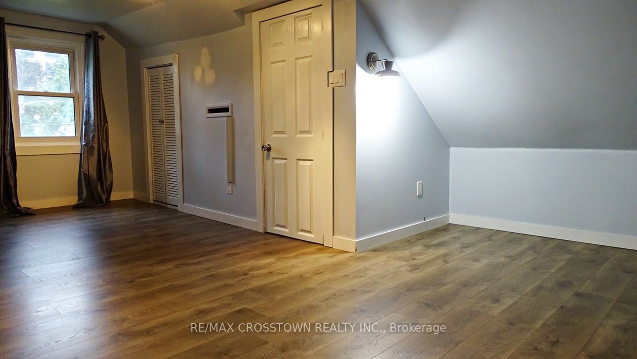 39 Grove Street W Property Photo 15