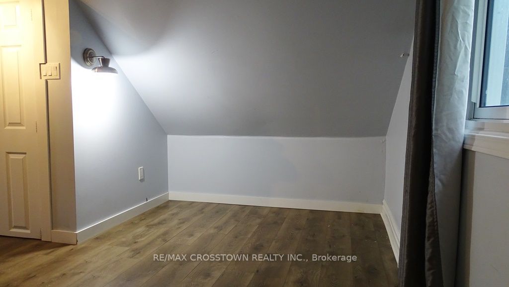 39 Grove Street W Property Photo 16