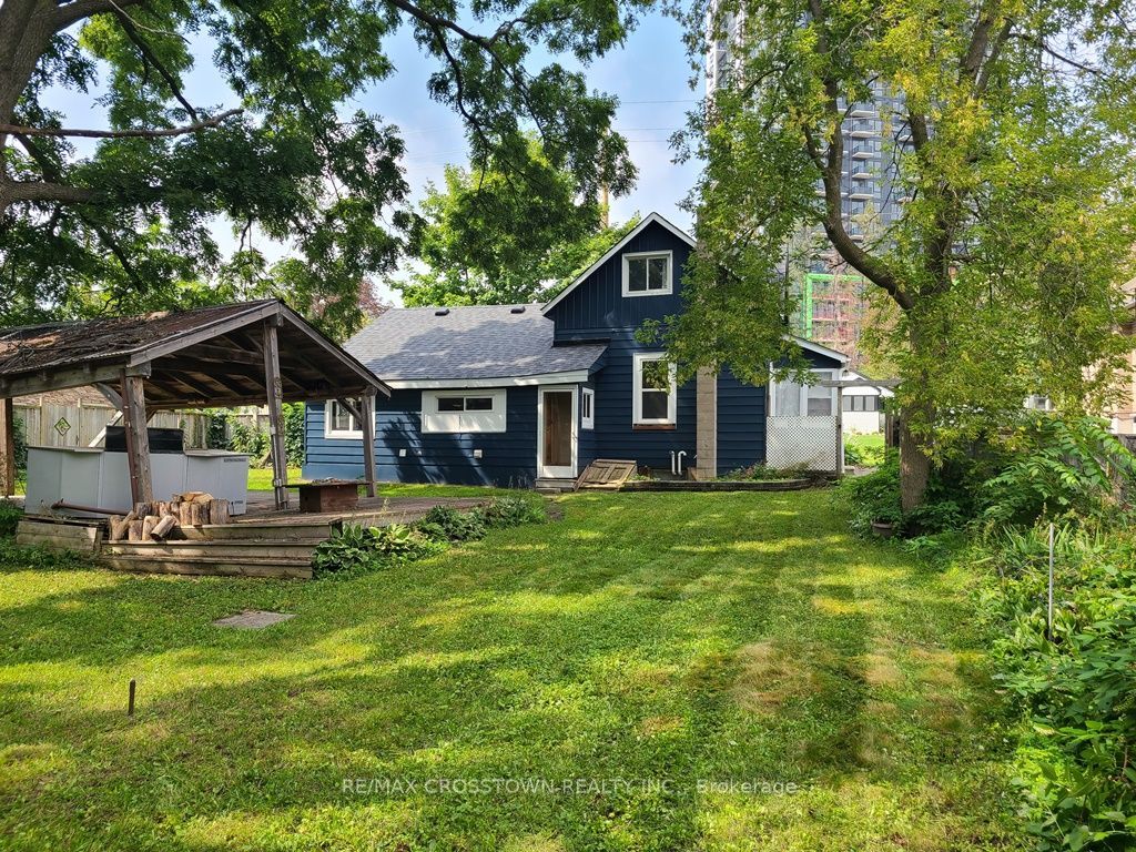 39 Grove Street W Property Photo 18