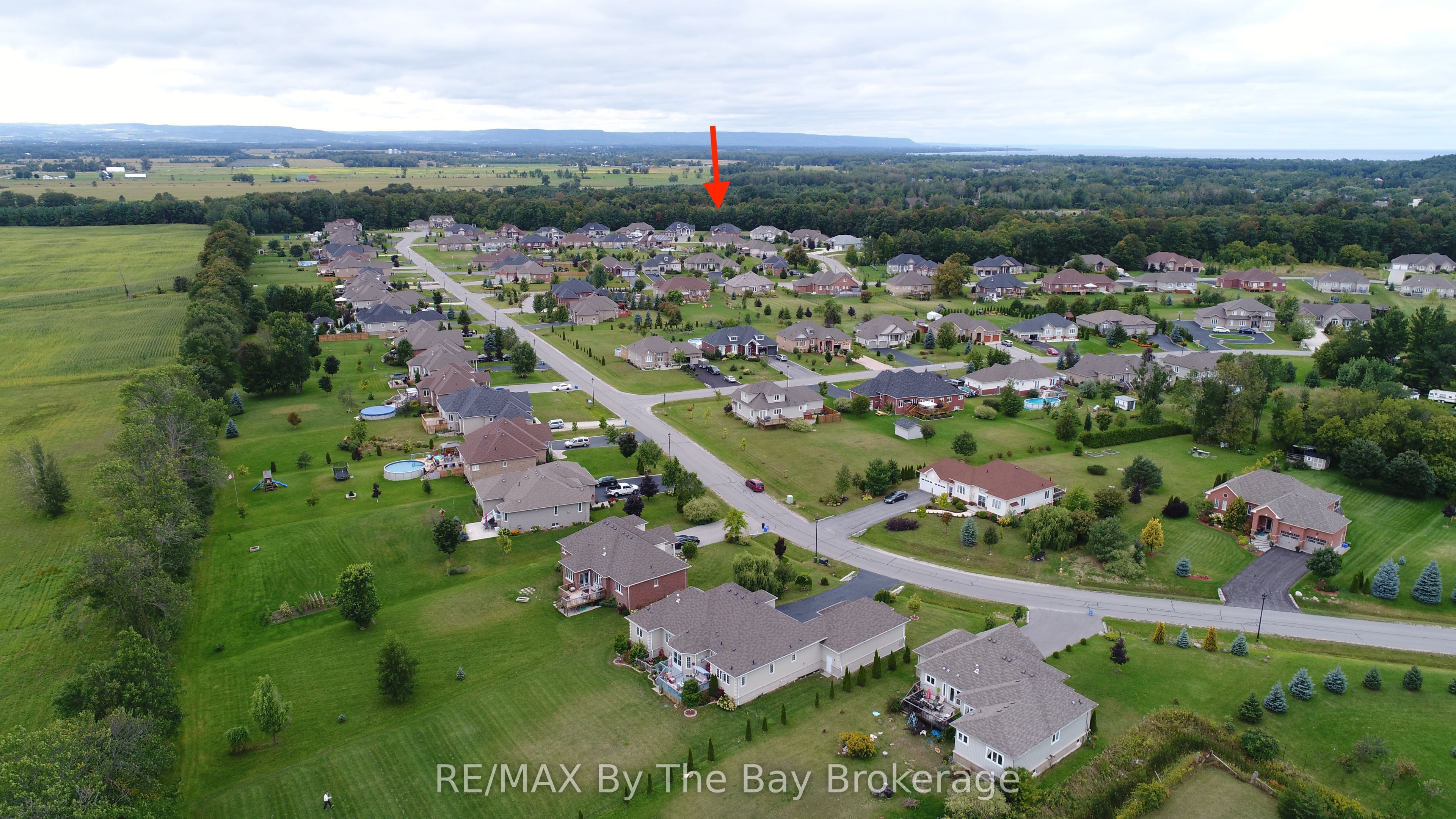 10 Basswood Drive Property Photo 2