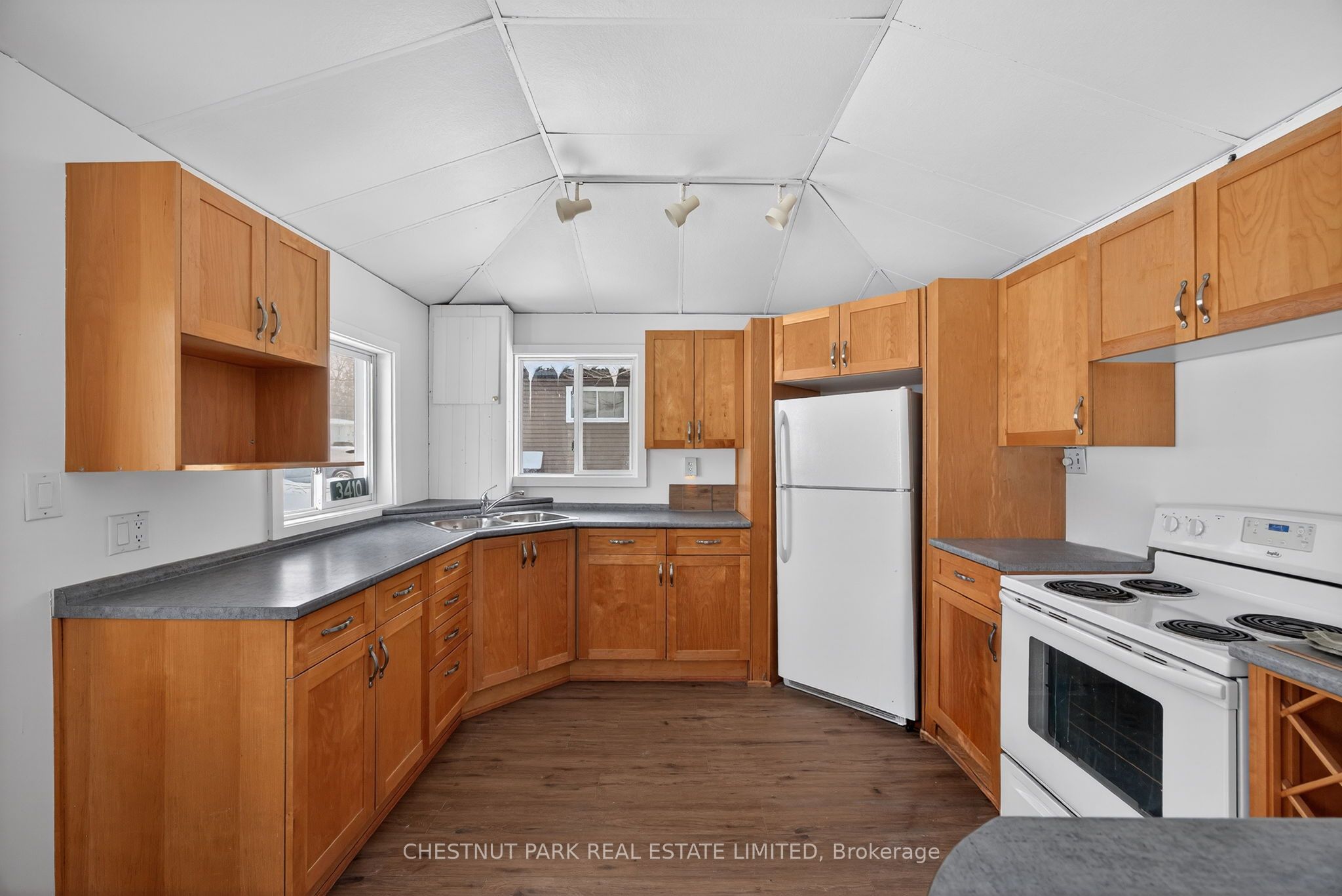3410 Beachview Avenue Property Photo 4