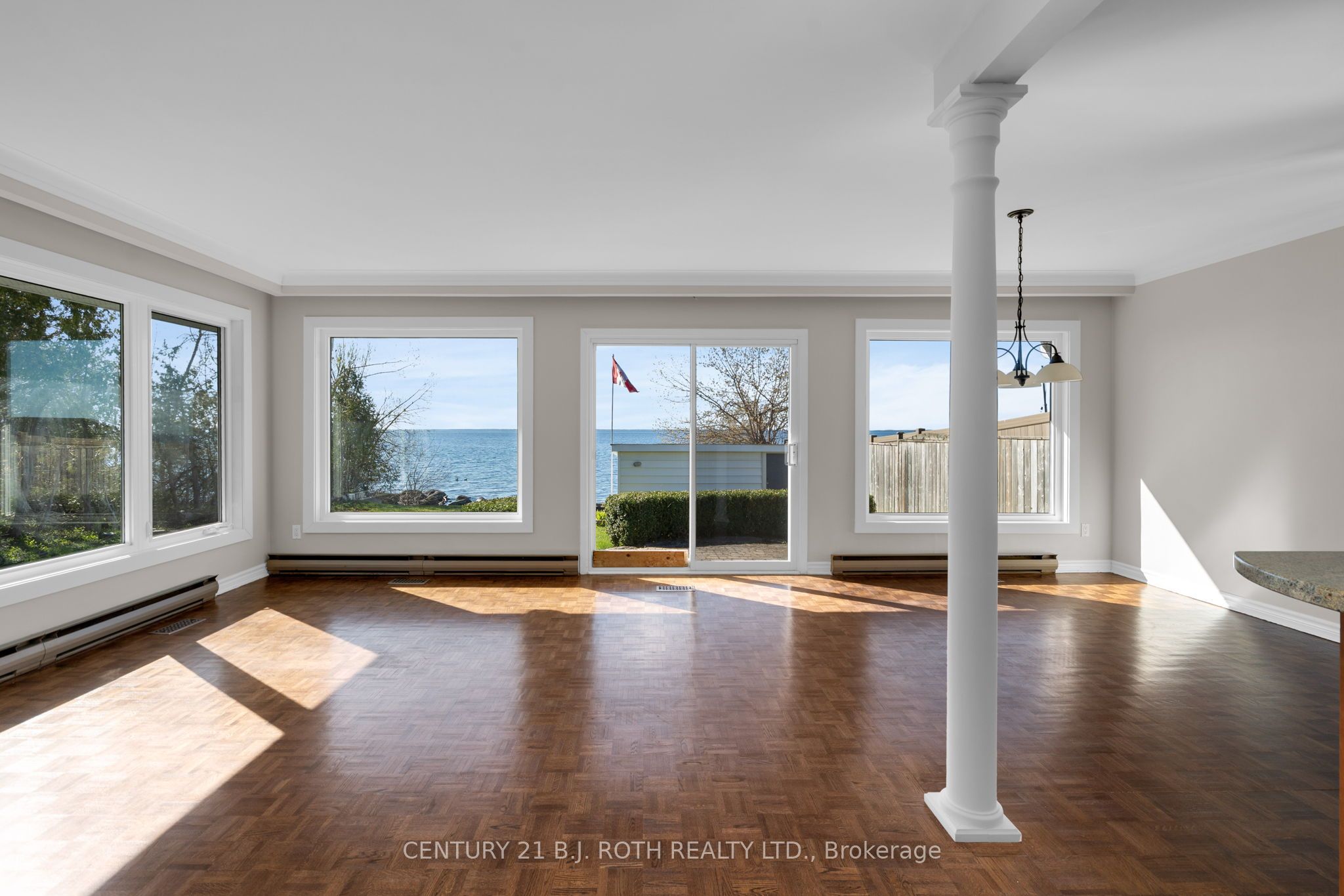 49 Lakeshore Road E Property Photo 12
