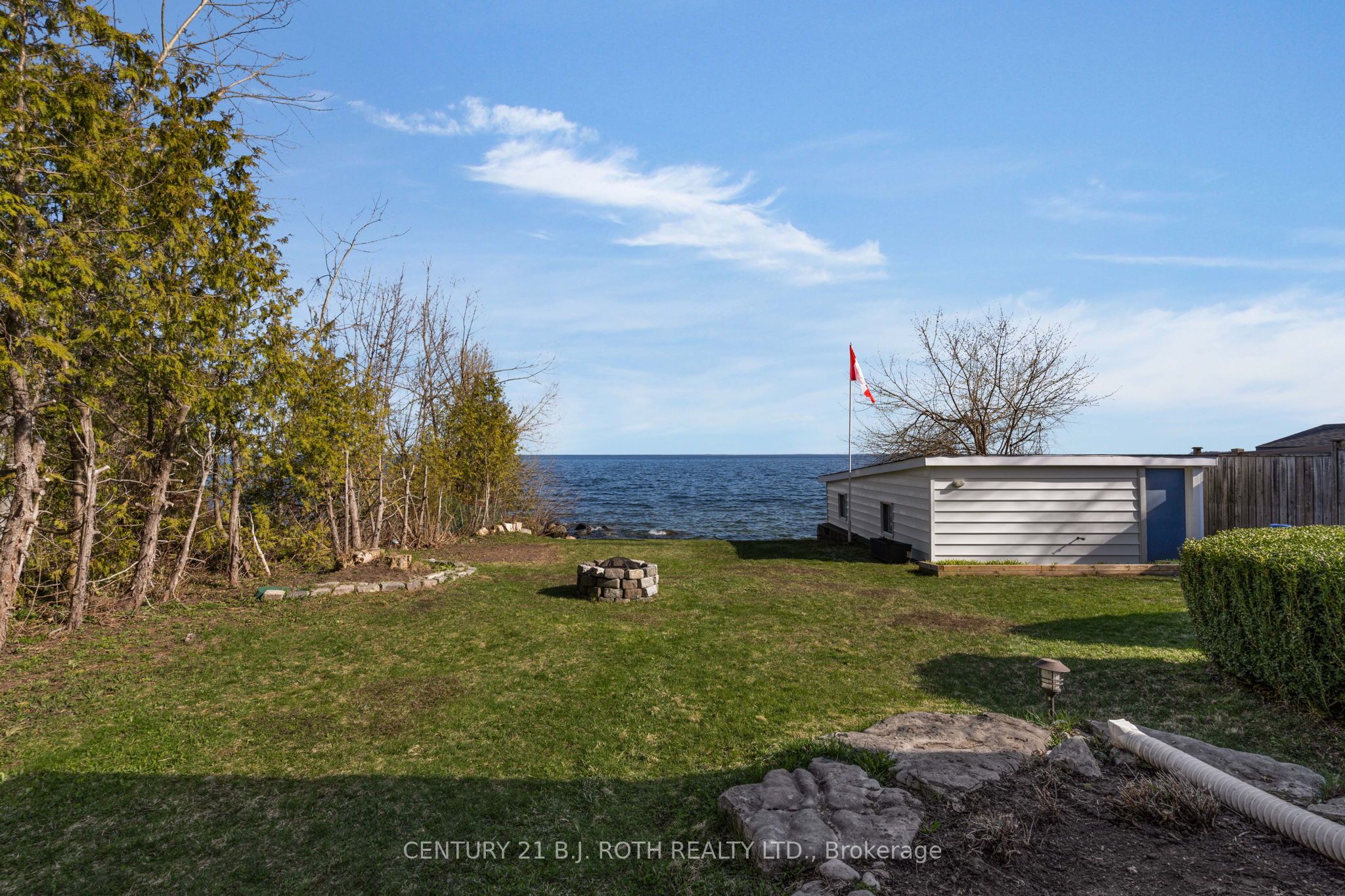 49 Lakeshore Road E Property Photo 27