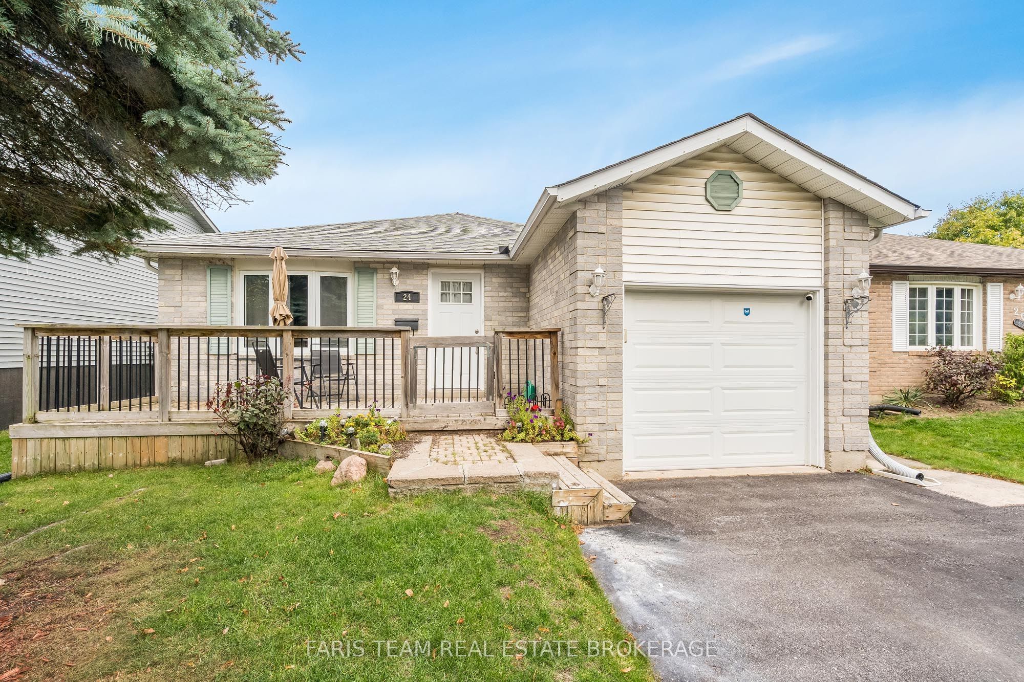 24 Laurie Crescent Property Photo 1