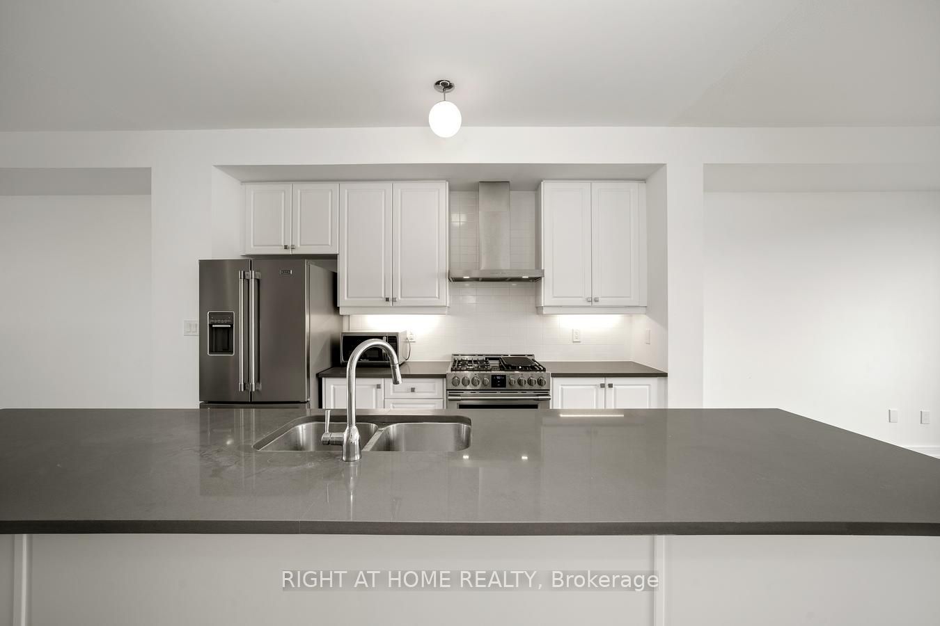 6 Blue Forest Crescent Property Photo 15