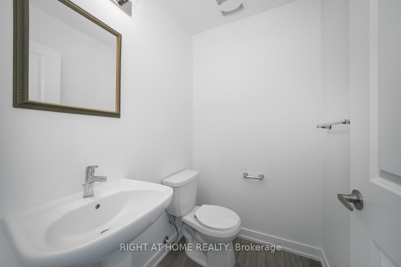 6 Blue Forest Crescent Property Photo 22