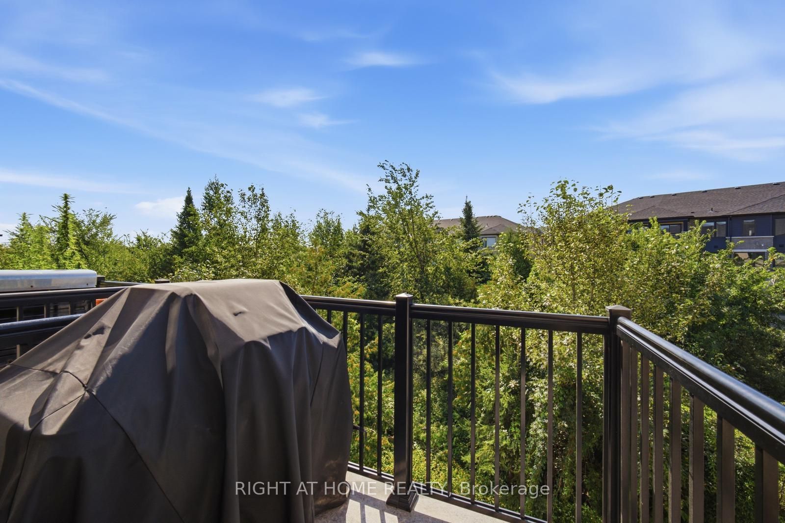6 Blue Forest Crescent Property Photo 34