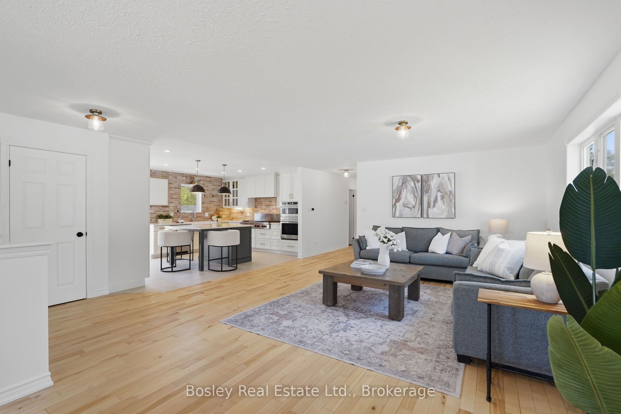 208 Lamont Court Property Photo 8